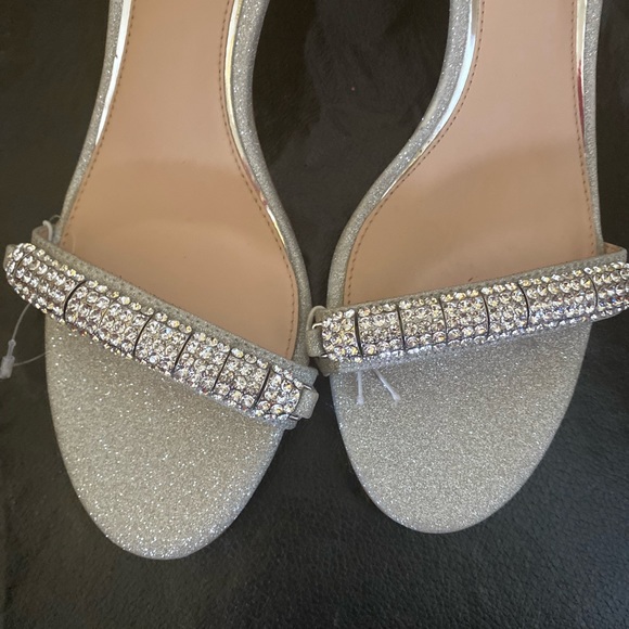 Jewel Badgley Mischka Heels - Picture 5 of 6